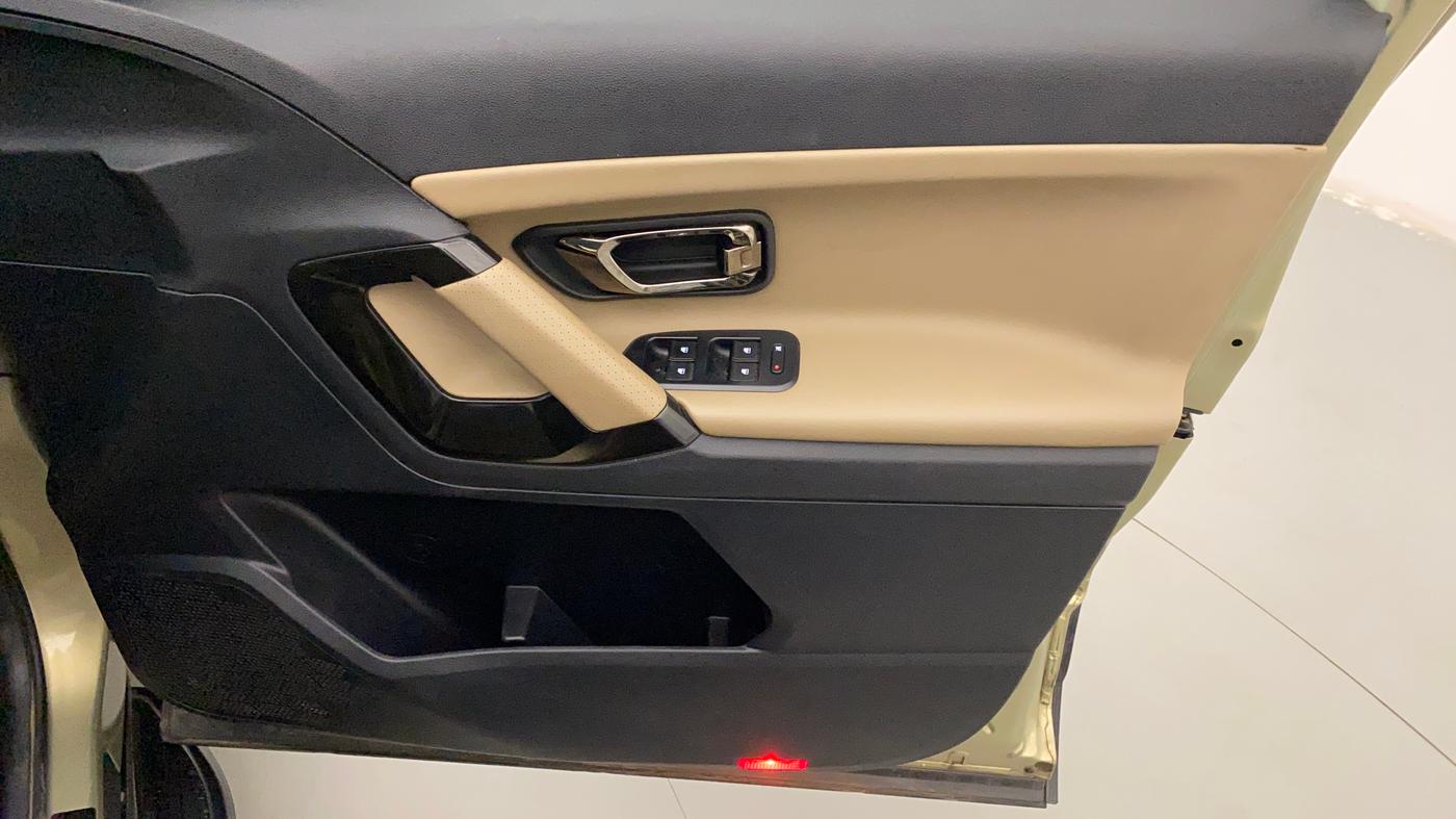2022 Tata Harrier XZA PLUS 2.0L KAZIRANGA, Diesel, Automatic, 47,235 km, Driver Side Door Panels Control
