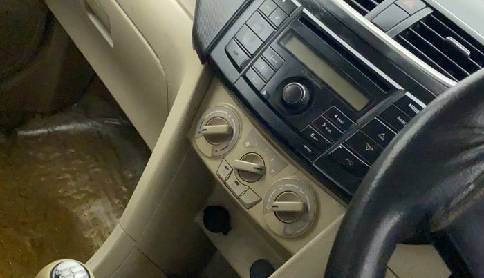 2013 Maruti Swift Dzire VXI, Petrol, Manual, 58,075 km, AC Unit - Car heater not working