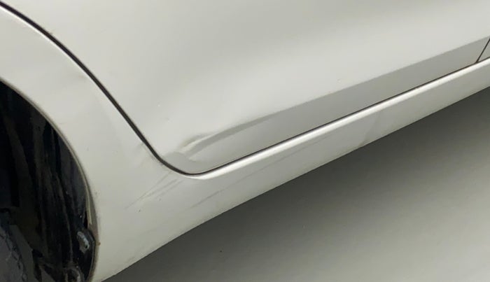 2013 Maruti Swift Dzire VXI, Petrol, Manual, 58,075 km, Right running board - Minor scratches