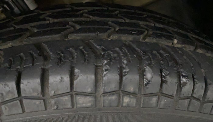 2013 Maruti Swift Dzire VXI, Petrol, Manual, 58,075 km, Left Rear Tyre Tread