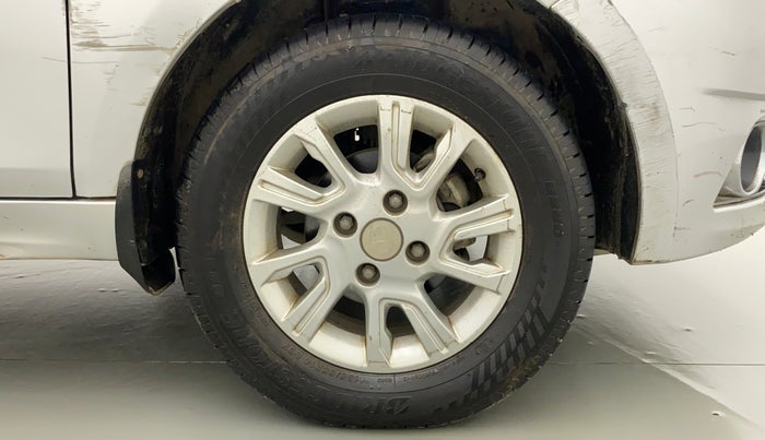 2017 Tata Tiago XZA PETROL, Petrol, Automatic, 84,513 km, Right Front Wheel