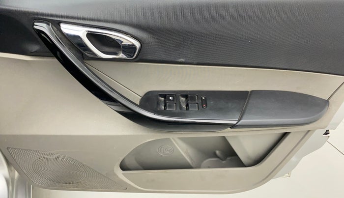2017 Tata Tiago XZA PETROL, Petrol, Automatic, 84,513 km, Driver Side Door Panels Control