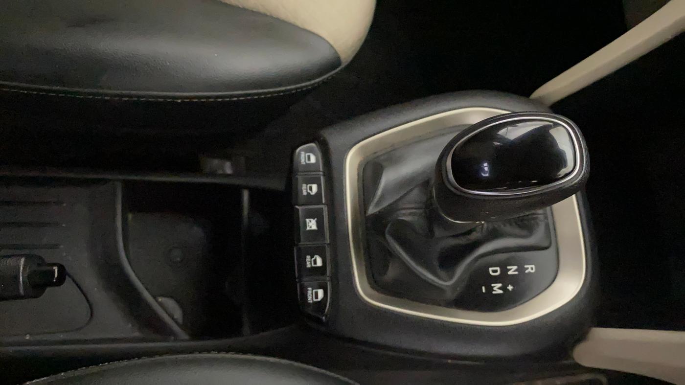 2019 Hyundai NEW SANTRO SPORTZ AMT, Petrol, Automatic, 62,884 km, Gear Lever