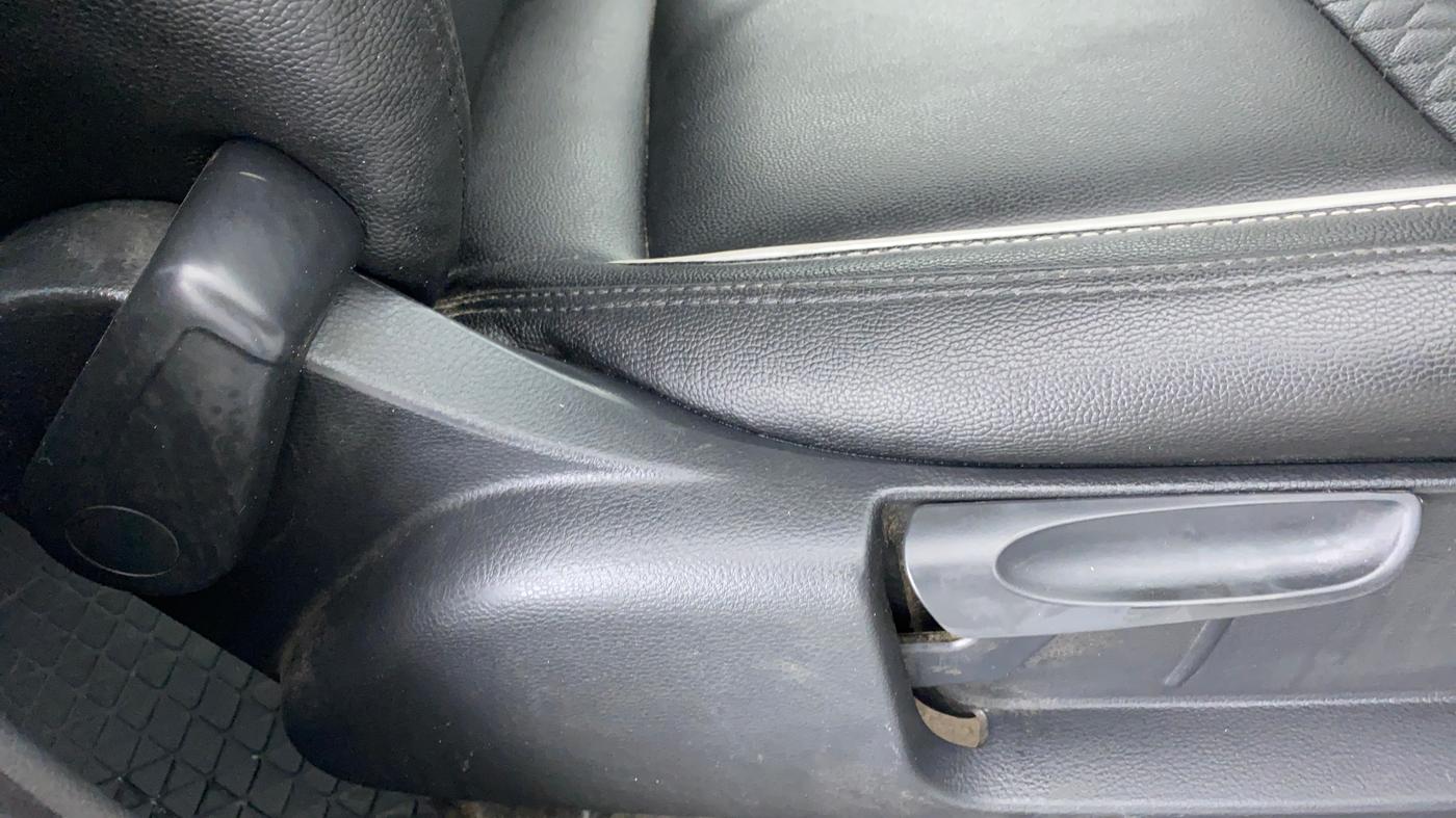 2018 Volkswagen Polo GT TSI 1.2 PETROL AT, Petrol, Automatic, 74,888 km, Driver Side Adjustment Panel