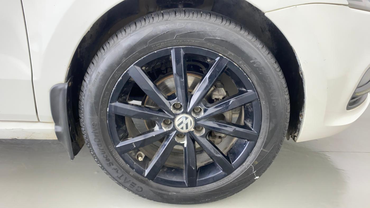 2018 Volkswagen Polo GT TSI 1.2 PETROL AT, Petrol, Automatic, 74,888 km, Right Front Wheel