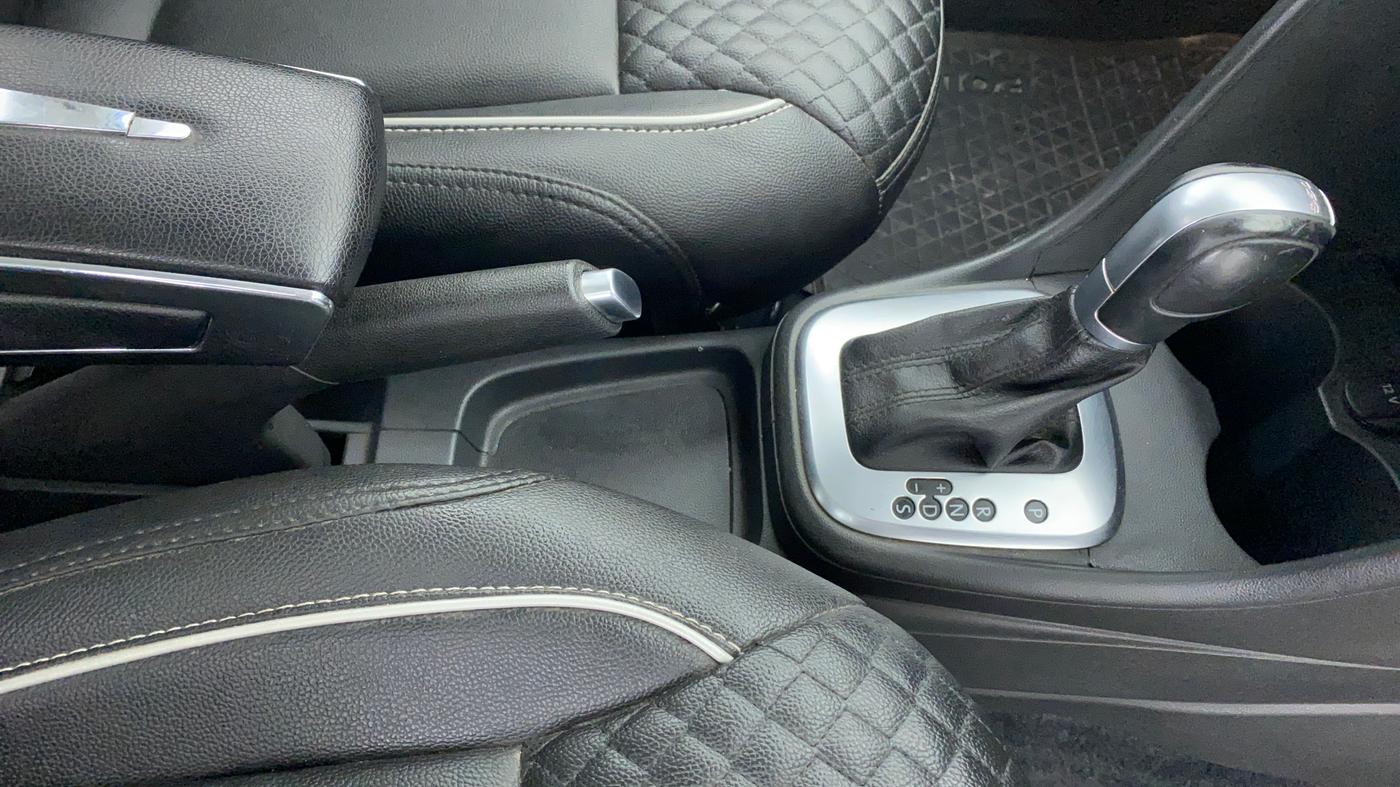 2018 Volkswagen Polo GT TSI 1.2 PETROL AT, Petrol, Automatic, 74,888 km, Gear Lever