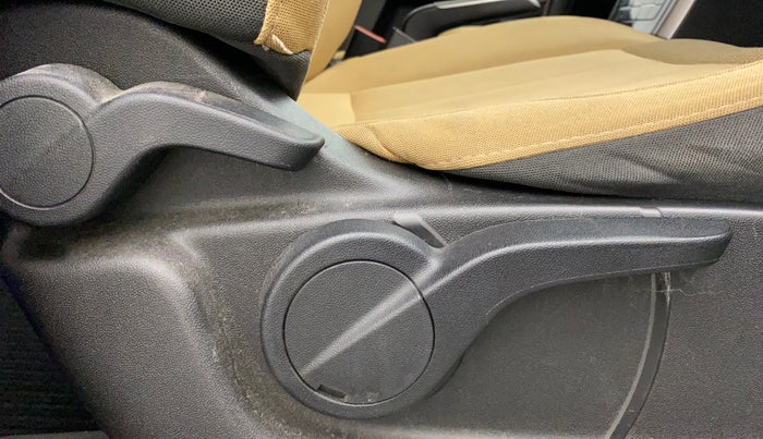 2018 Mahindra XUV500 W7 AT, Diesel, Automatic, 46,759 km, Driver Side Adjustment Panel