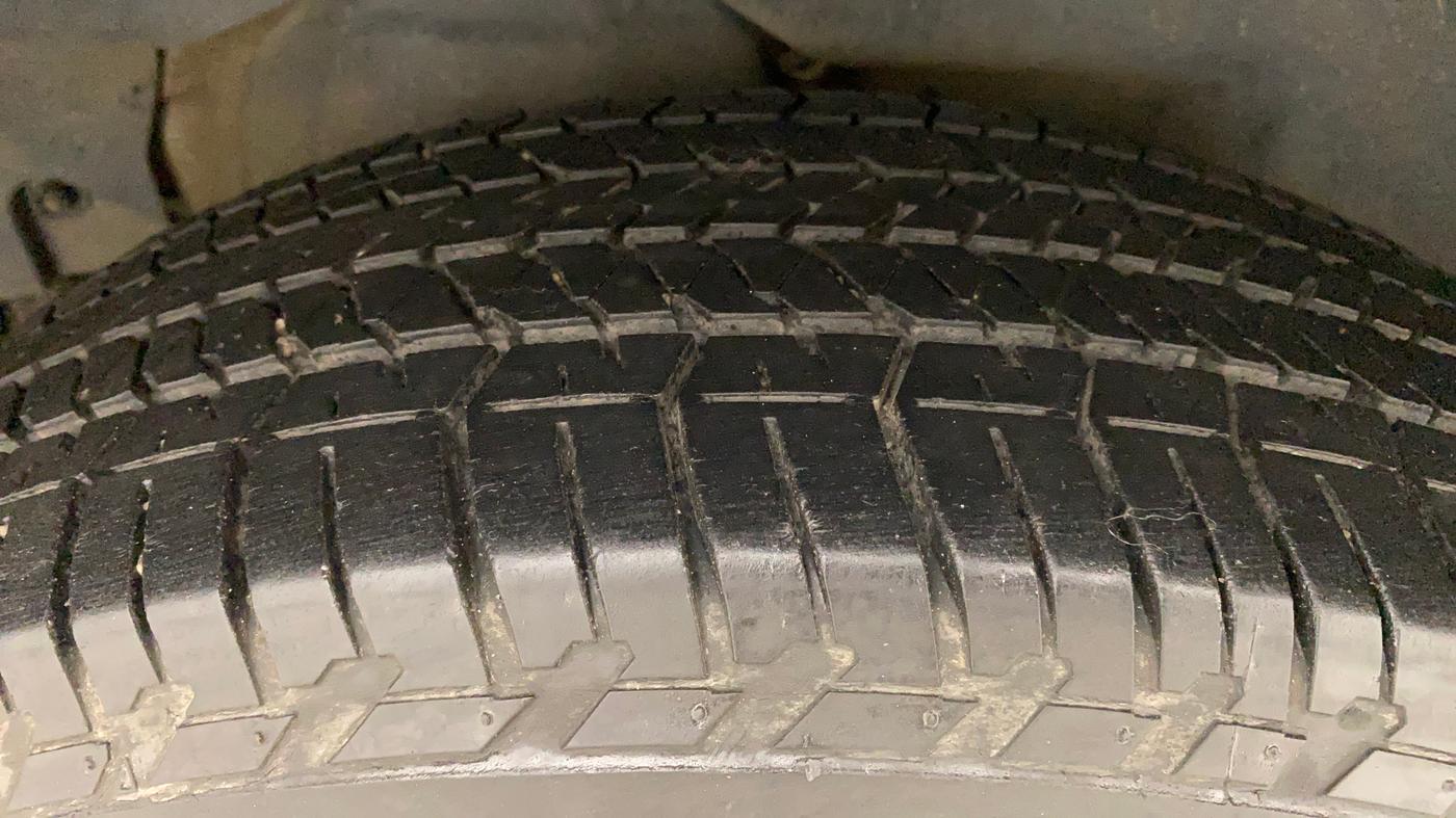 2018 Mahindra XUV500 W7 AT, Diesel, Automatic, 46,759 km, Right Rear Tyre Tread