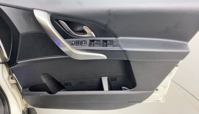 2018 Mahindra XUV500 W7 AT, Diesel, Automatic, 46,759 km, Driver Side Door Panels Control