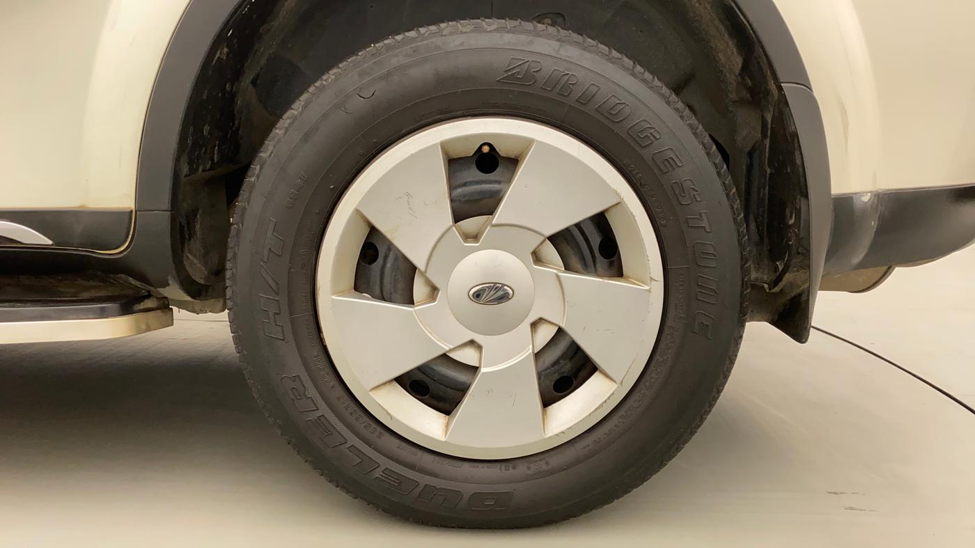 2018 Mahindra XUV500 W7 AT, Diesel, Automatic, 46,759 km, Left Rear Wheel