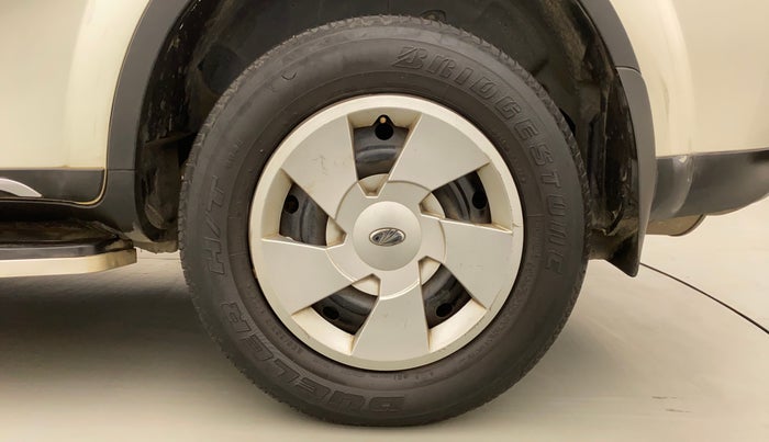 2018 Mahindra XUV500 W7 AT, Diesel, Automatic, 46,759 km, Left Rear Wheel