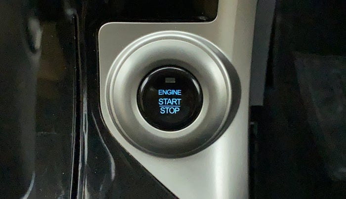 2018 Mahindra XUV500 W7 AT, Diesel, Automatic, 46,759 km, Keyless Start/ Stop Button