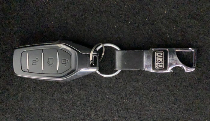 2018 Mahindra XUV500 W7 AT, Diesel, Automatic, 46,759 km, Key Close Up