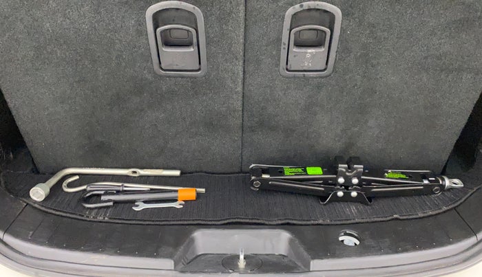 2018 Mahindra XUV500 W7 AT, Diesel, Automatic, 46,759 km, Boot Inside