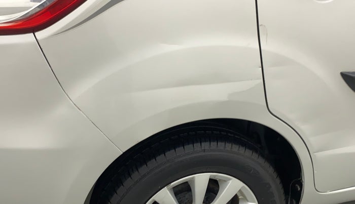 2014 Maruti Ertiga VXI CNG, CNG, Manual, 71,764 km, Right quarter panel - Slightly dented