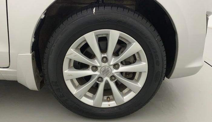 2014 Maruti Ertiga VXI CNG, CNG, Manual, 71,764 km, Right Front Wheel