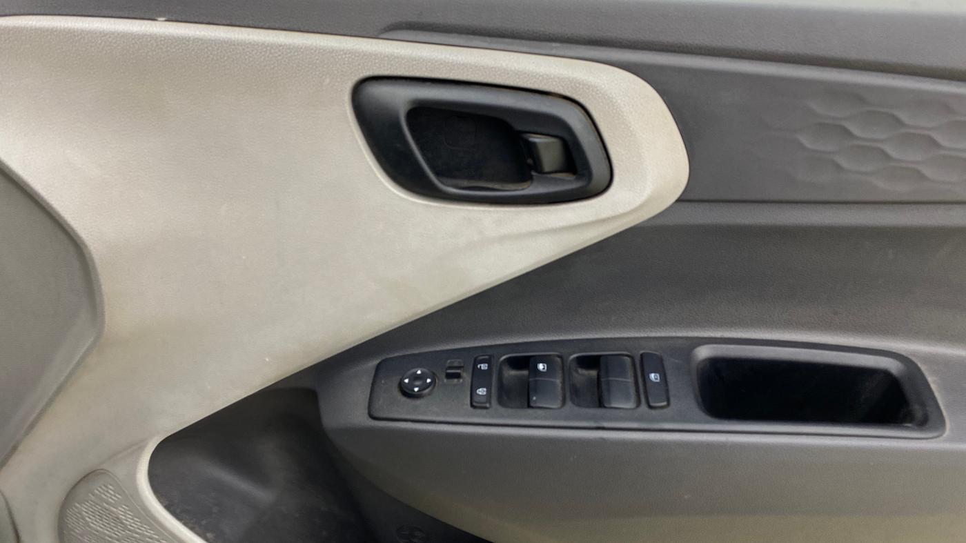2019 Hyundai GRAND I10 NIOS MAGNA 1.2 KAPPA VTVT, Petrol, Manual, 20,631 km, Driver Side Door Panels Control