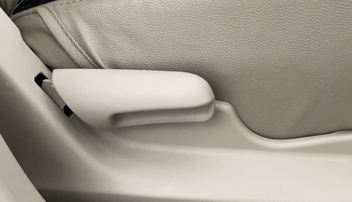 2018 Maruti Celerio VXI CNG, CNG, Manual, 32,025 km, Driver Side Adjustment Panel