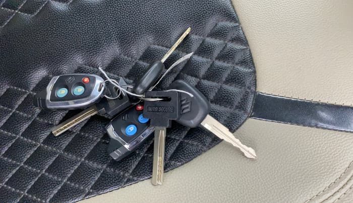 2018 Maruti Celerio VXI CNG, CNG, Manual, 32,025 km, Key Close Up