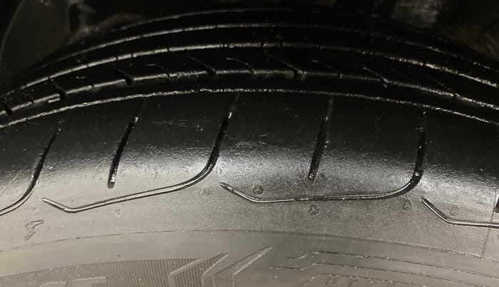 2019 MG HECTOR SHARP 1.5 DCT PETROL, Petrol, Automatic, 88,924 km, Left Front Tyre Tread