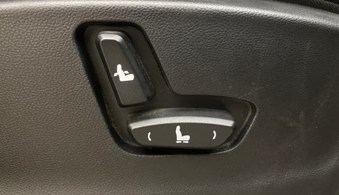 2019 MG HECTOR SHARP 1.5 DCT PETROL, Petrol, Automatic, 88,924 km, Driver Side Adjustment Panel