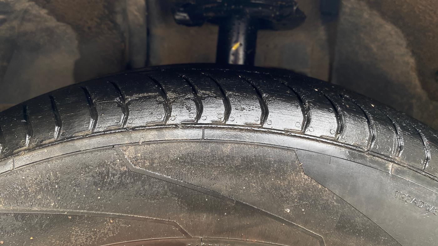 2019 Tata NEXON XZ PLUS PETROL, Petrol, Manual, 76,189 km, Left Front Tyre Tread