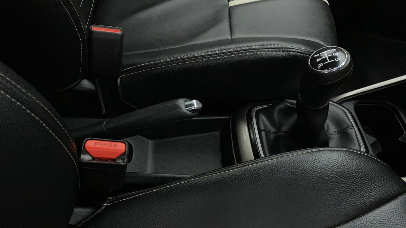 2019 Maruti IGNIS DELTA 1.2, Petrol, Manual, 30,287 km, Gear Lever