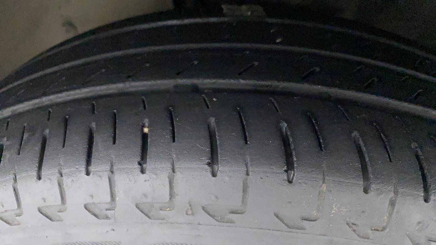 2019 Maruti IGNIS DELTA 1.2, Petrol, Manual, 30,287 km, Left Front Tyre Tread