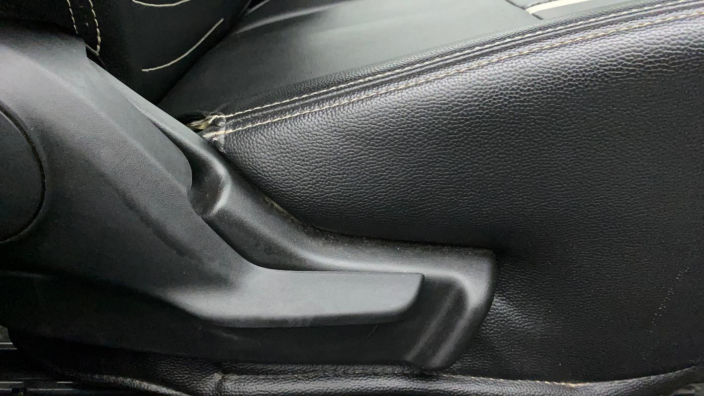 2019 Maruti IGNIS DELTA 1.2, Petrol, Manual, 30,287 km, Driver Side Adjustment Panel