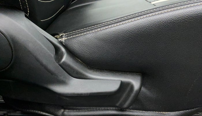 2019 Maruti IGNIS DELTA 1.2, Petrol, Manual, 30,287 km, Driver Side Adjustment Panel