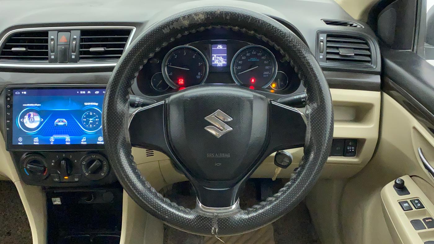 2017 Maruti Ciaz SIGMA DIESEL 1.3, Diesel, Manual, 1,21,159 km, Steering Wheel Close Up