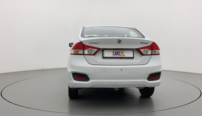 2017 Maruti Ciaz SIGMA DIESEL 1.3, Diesel, Manual, 1,21,159 km, Back/Rear