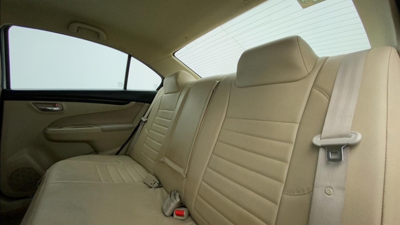 2017 Maruti Ciaz SIGMA DIESEL 1.3, Diesel, Manual, 1,21,159 km, Right Side Rear Door Cabin
