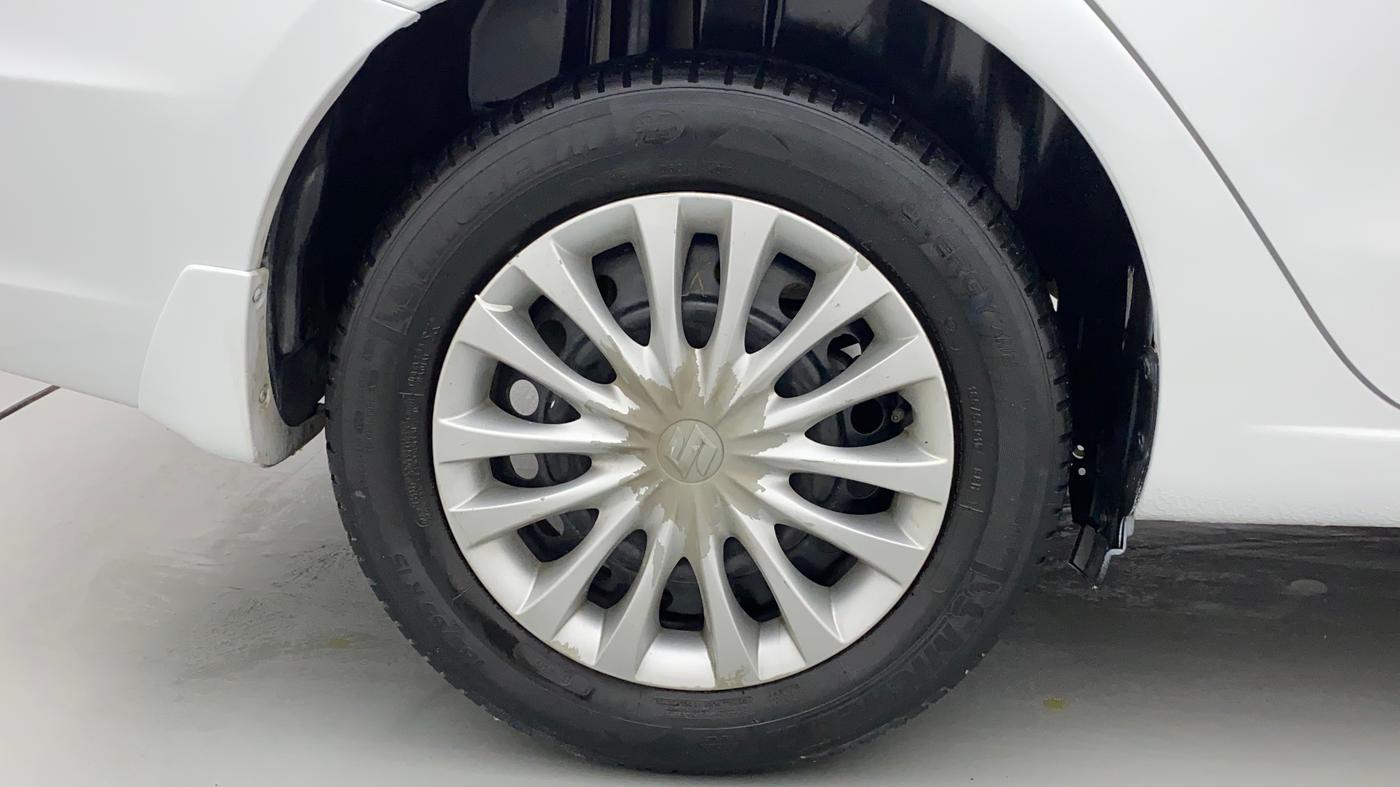 2017 Maruti Ciaz SIGMA DIESEL 1.3, Diesel, Manual, 1,21,159 km, Right Rear Wheel