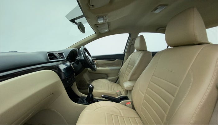 2017 Maruti Ciaz SIGMA DIESEL 1.3, Diesel, Manual, 1,21,159 km, Right Side Front Door Cabin
