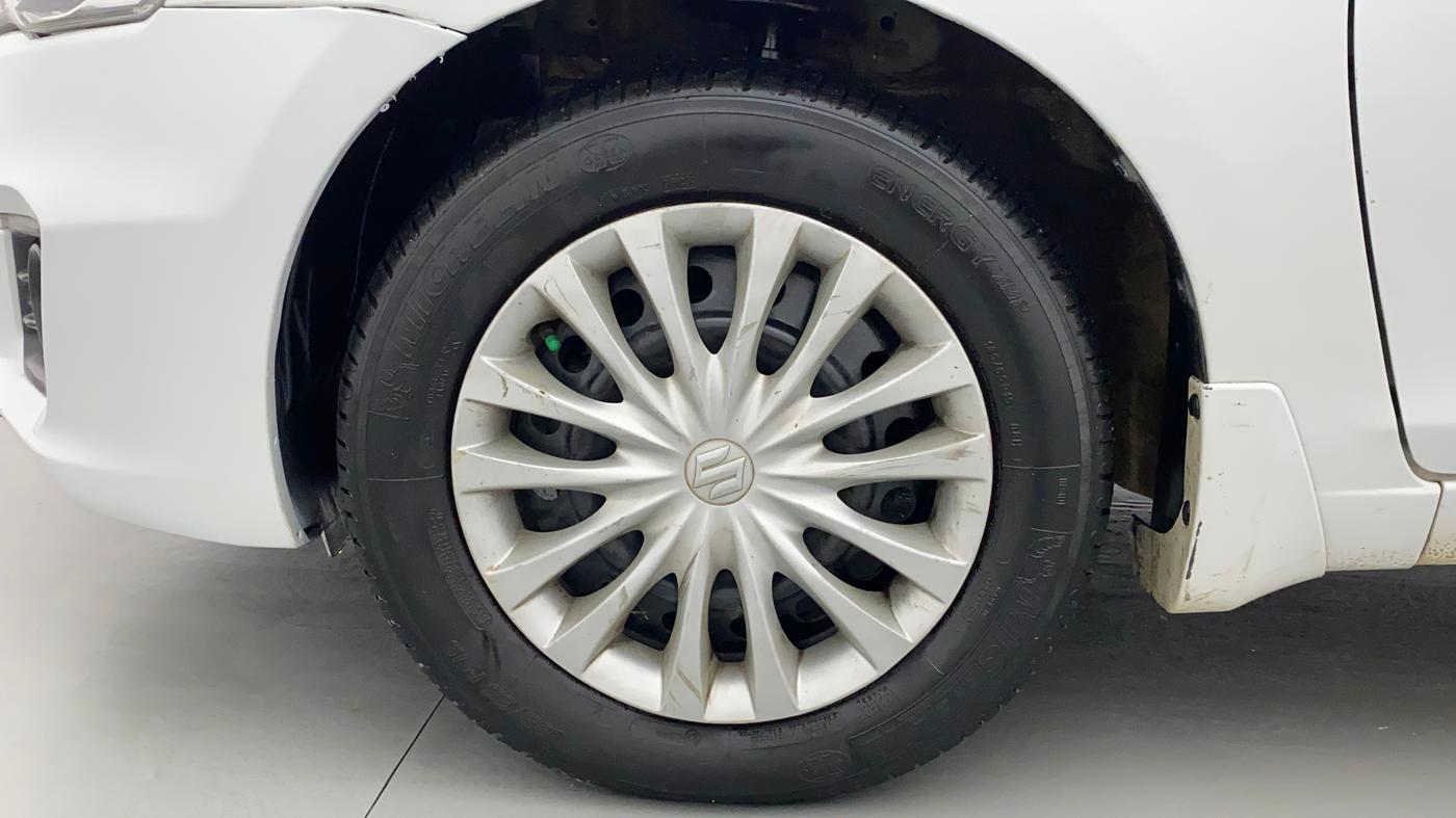 2017 Maruti Ciaz SIGMA DIESEL 1.3, Diesel, Manual, 1,21,159 km, Left Front Wheel