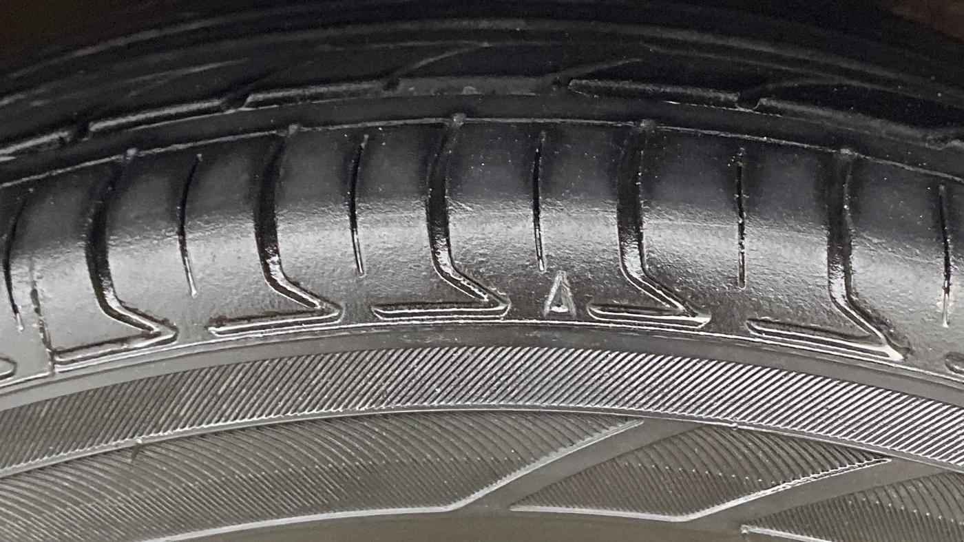 2018 Maruti Dzire ZXI PLUS AMT, Petrol, Automatic, 71,492 km, Right Front Tyre Tread