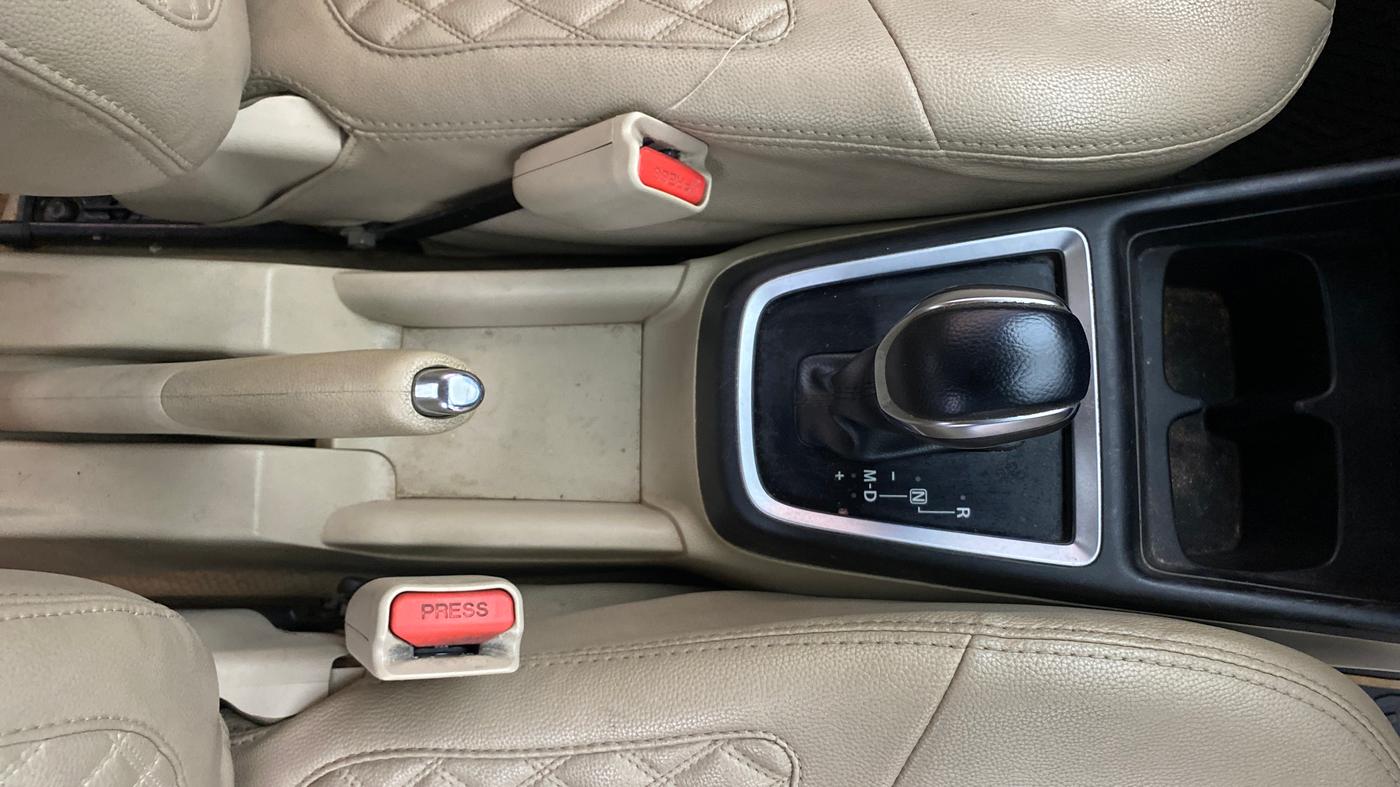 2018 Maruti Dzire ZXI PLUS AMT, Petrol, Automatic, 71,492 km, Gear Lever