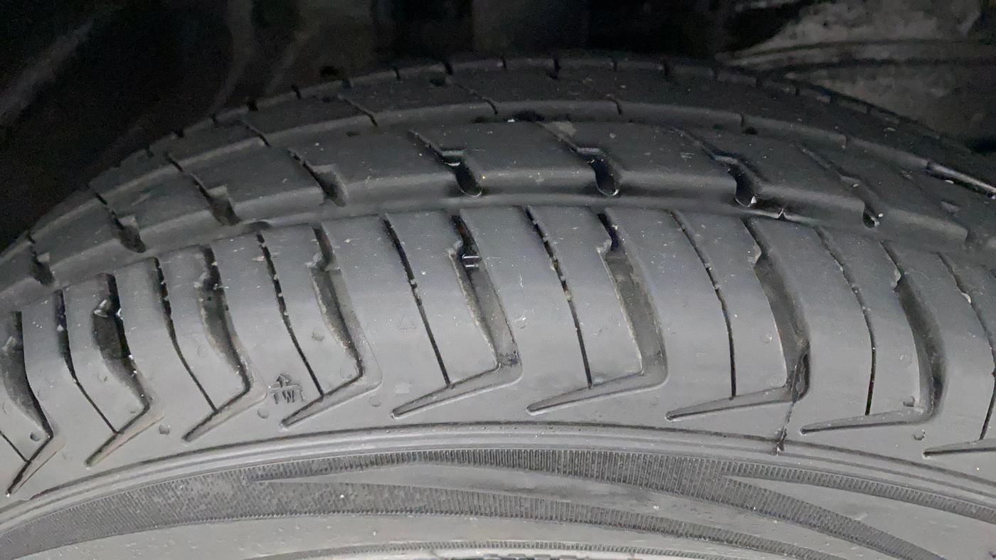 2022 Maruti Alto K10 VXI, Petrol, Manual, 1,614 km, Right Front Tyre Tread