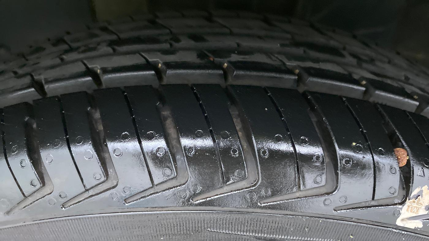 2016 Datsun Redi Go T (O), Petrol, Manual, 48,648 km, Left Front Tyre Tread