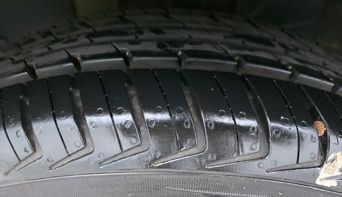 2016 Datsun Redi Go T (O), Petrol, Manual, 48,648 km, Left Front Tyre Tread