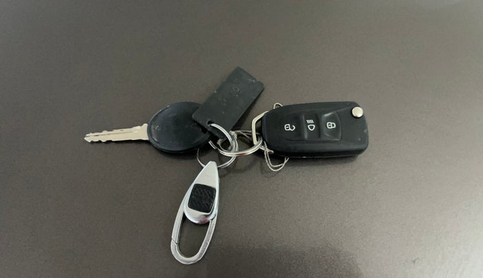 2018 Tata Tiago XT PETROL, Petrol, Manual, 80,851 km, Key Close Up