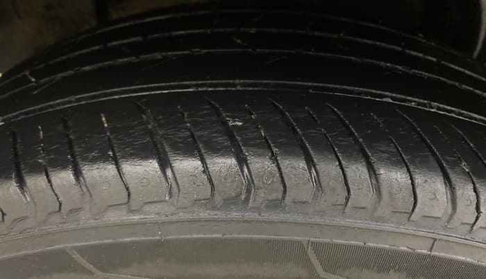2022 Nissan MAGNITE XV MT, Petrol, Manual, 62,306 km, Right Rear Tyre Tread
