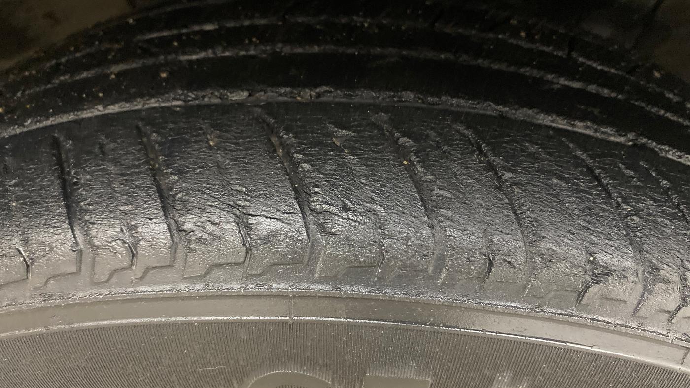 2022 Nissan MAGNITE XV MT, Petrol, Manual, 62,351 km, Right Front Tyre Tread
