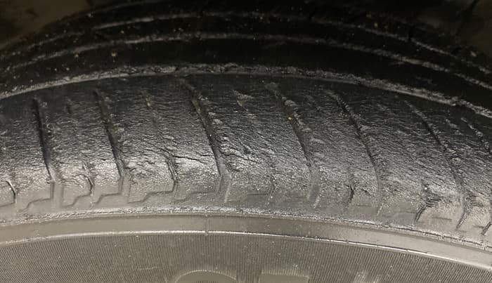 2022 Nissan MAGNITE XV MT, Petrol, Manual, 62,306 km, Right Front Tyre Tread