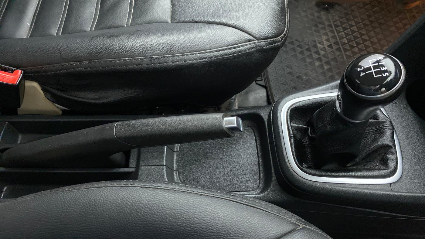 2017 Volkswagen Polo HIGHLINE1.2L PETROL, Petrol, Manual, 60,217 km, Gear Lever
