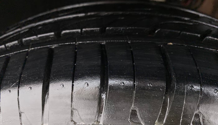 2017 Volkswagen Polo HIGHLINE1.2L PETROL, Petrol, Manual, 60,217 km, Left Front Tyre Tread