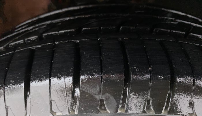 2017 Volkswagen Polo HIGHLINE1.2L PETROL, Petrol, Manual, 60,217 km, Right Front Tyre Tread
