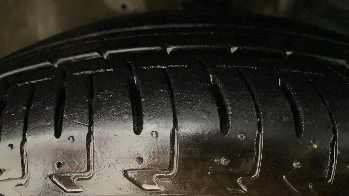 2021 Maruti IGNIS ZETA 1.2 AMT, Petrol, Automatic, 12,173 km, Right Front Tyre Tread