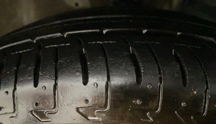 2021 Maruti IGNIS ZETA 1.2 AMT, Petrol, Automatic, 12,173 km, Right Front Tyre Tread
